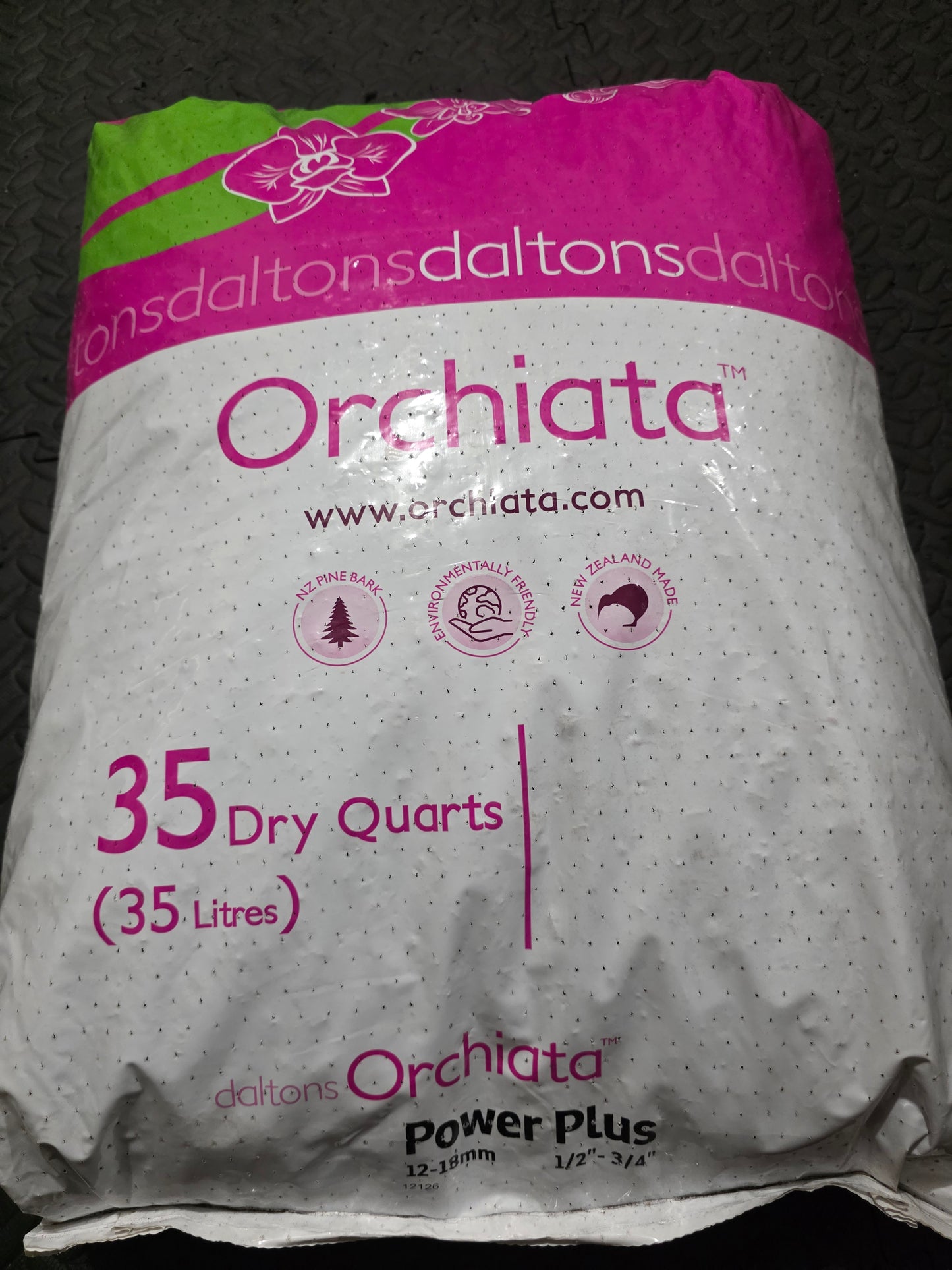 Orchiata Orchid Bark, Premium orchid potting media. 35 Liters Power Plus - 3/4" pieces